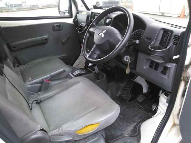 MITSUBISHI MINICAB VAN 2010