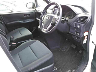 TOYOTA NOAH 2014