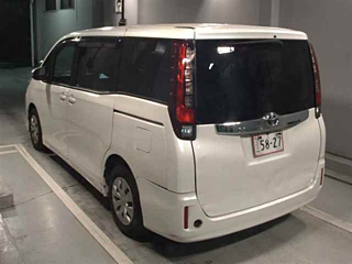 TOYOTA NOAH 2014