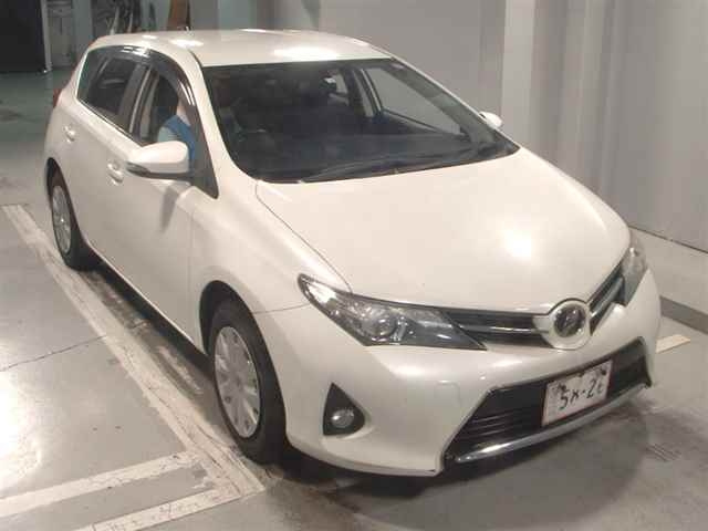 TOYOTA AURIS 2013