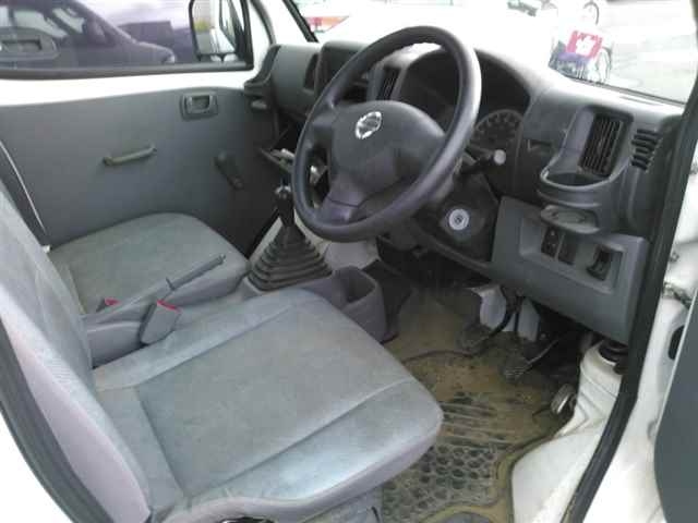 NISSAN CLIPPER TRUCK 2012