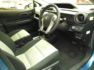 TOYOTA AQUA 2013