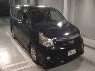 TOYOTA NOAH 2010