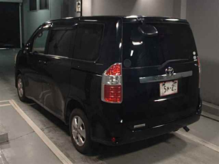 TOYOTA NOAH 2009