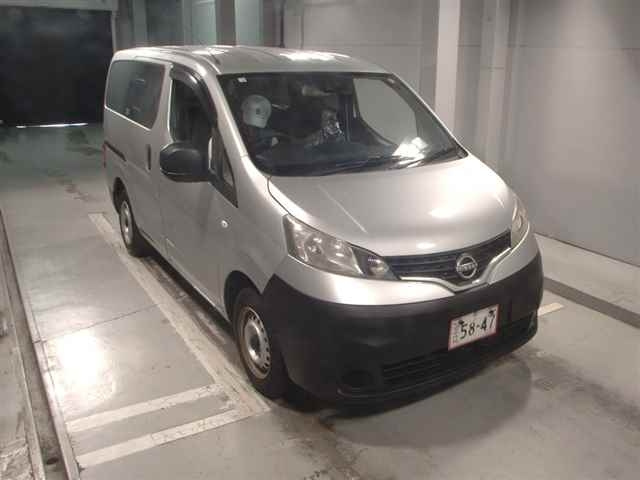 NISSAN NV200 2021