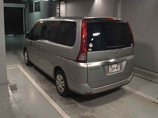 NISSAN SERENA 2010