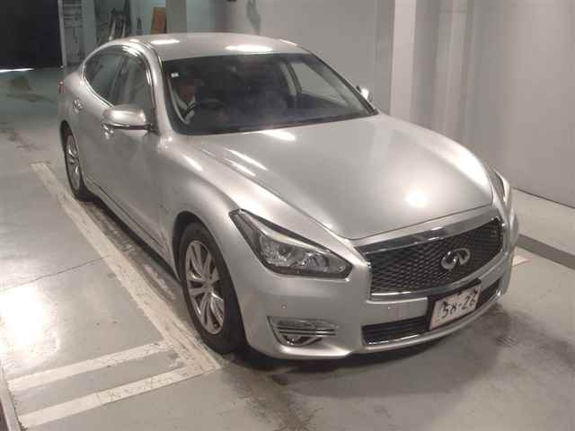 NISSAN FUGA 2017
