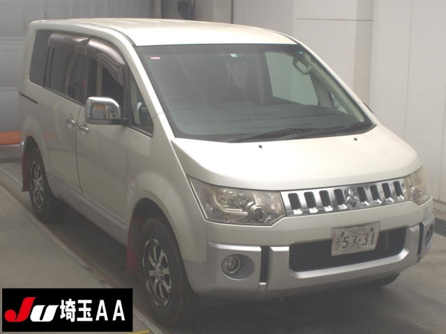 MITSUBISHI DELICA D5