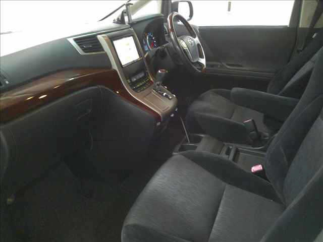 TOYOTA ALPHARD 2011