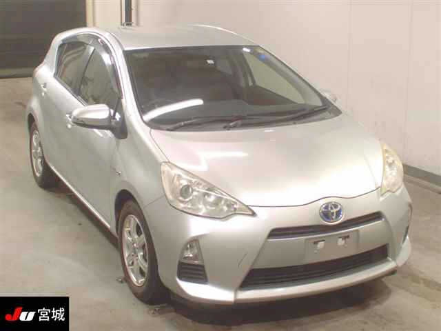 TOYOTA AQUA 2013