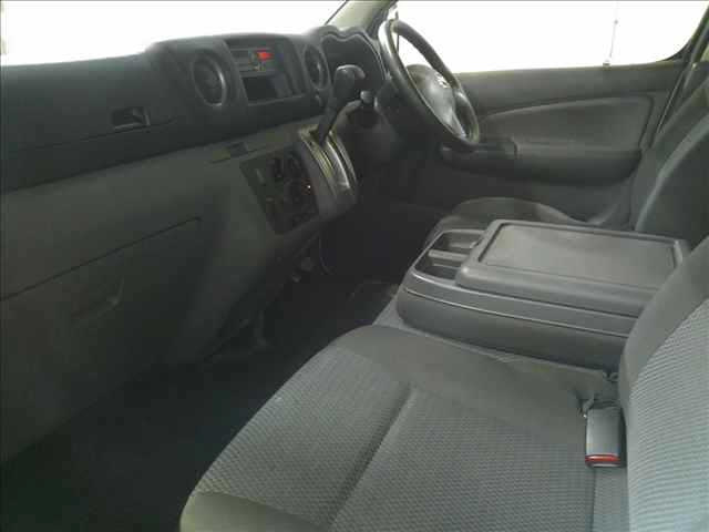 NISSAN CARAVAN VAN 2017