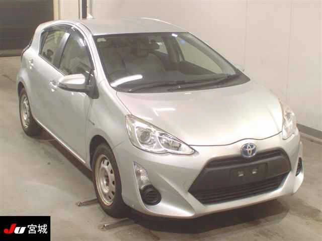 TOYOTA AQUA 2016