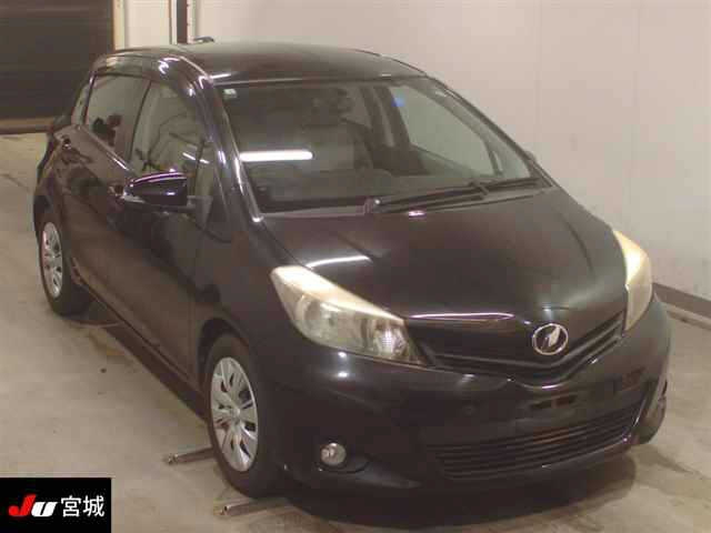TOYOTA VITZ 2011