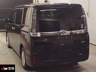 TOYOTA VOXY 2014