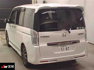 HONDA STEP WAGON 2013