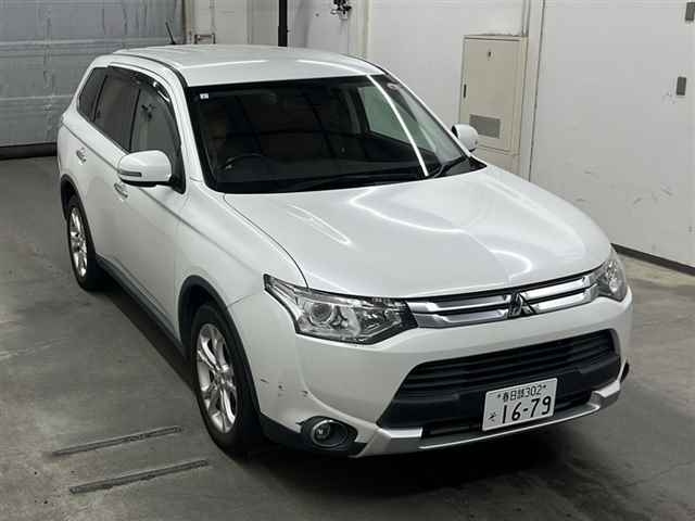 MITSUBISHI OUTLANDER 2015