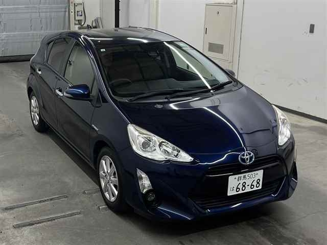 TOYOTA AQUA 2017