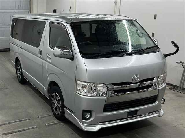 TOYOTA REGIUS ACE VAN