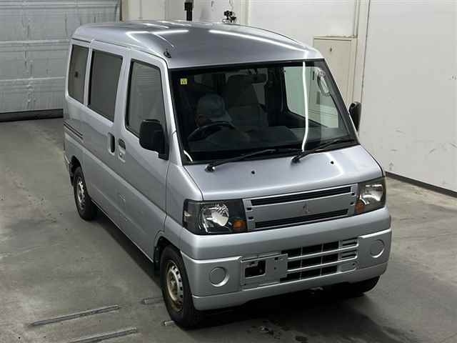 MITSUBISHI MINICAB VAN 2011