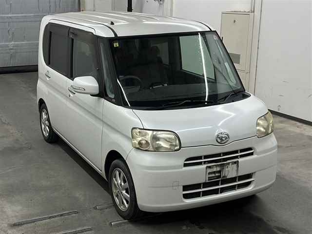 DAIHATSU TANTO 2010