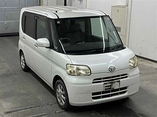 DAIHATSU TANTO 2010