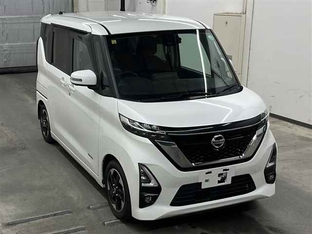 NISSAN ROOX 2020