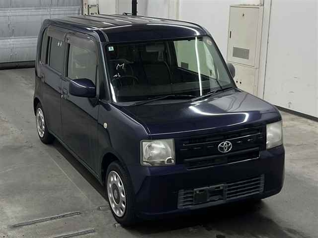 TOYOTA PIXIS SPACE 2016