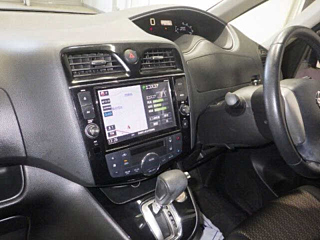 NISSAN SERENA 2015