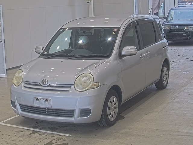TOYOTA SIENTA 2010