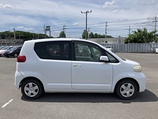 TOYOTA PORTE 2011