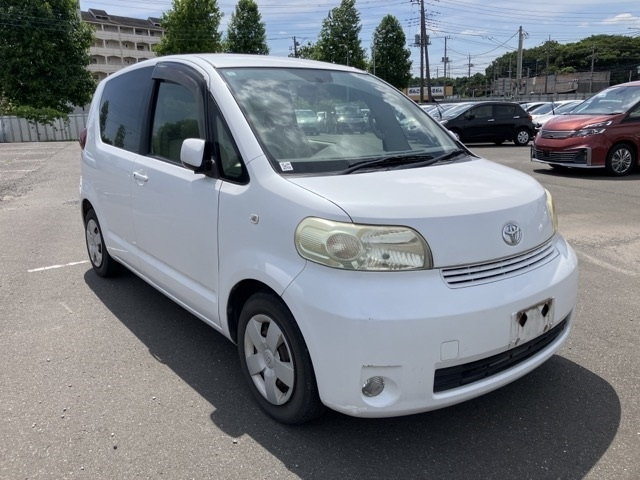 TOYOTA PORTE 2011