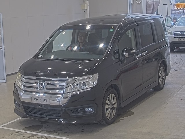 HONDA STEP WAGON 2014