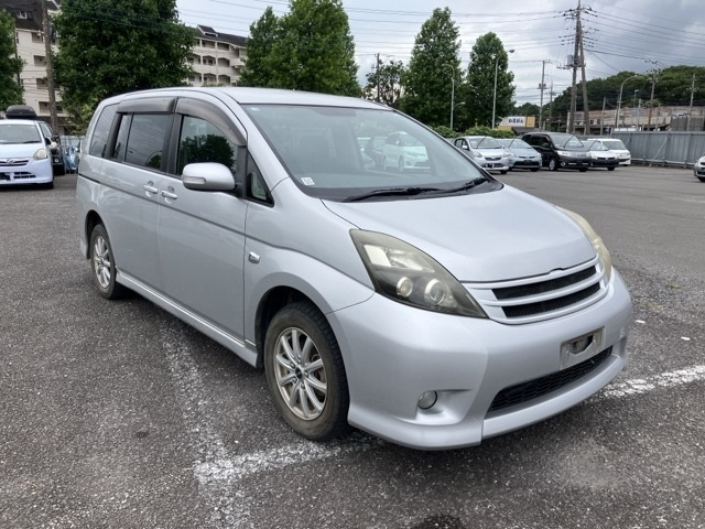 TOYOTA ISIS 2010