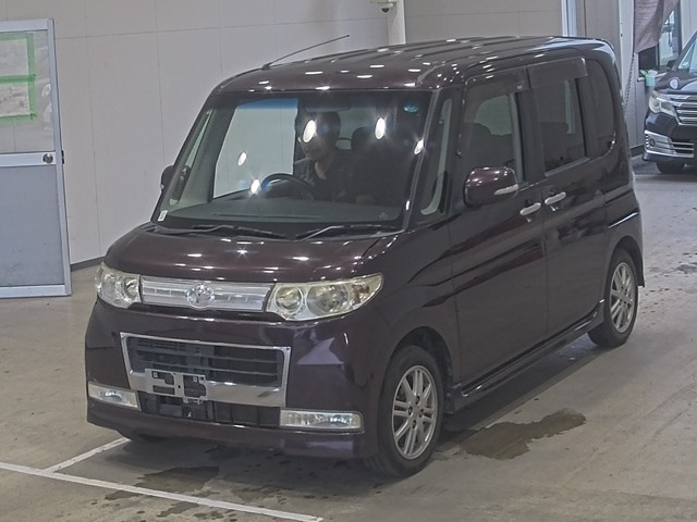 DAIHATSU TANTO 2010