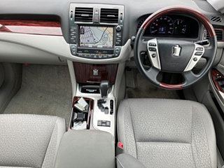 TOYOTA CROWN 2011