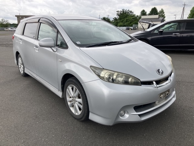 TOYOTA WISH 2009