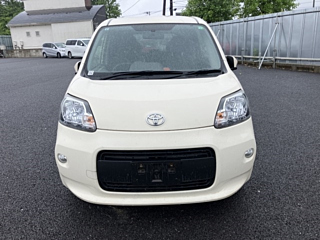 TOYOTA PORTE 2013