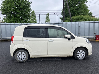 TOYOTA PORTE 2013
