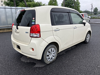 TOYOTA PORTE 2013