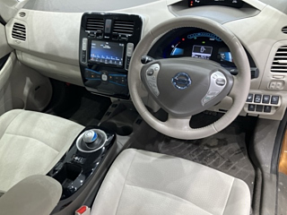 NISSAN LEAF 2016