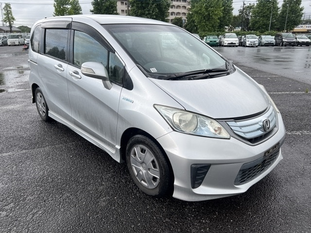 HONDA FREED 2013