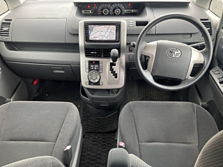 TOYOTA VOXY 2008