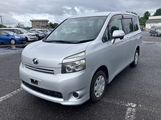 TOYOTA VOXY 2008