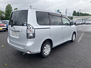 TOYOTA VOXY 2008