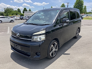 TOYOTA VOXY 2013