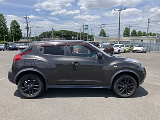 NISSAN JUKE 2011