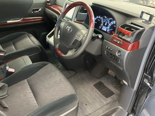 TOYOTA ALPHARD 2008