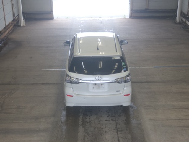TOYOTA WISH 2015