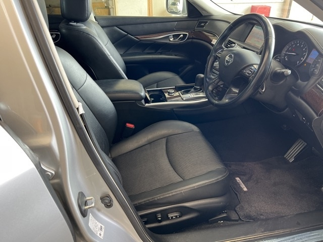 NISSAN FUGA 2009