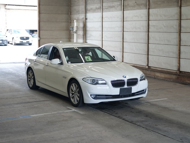 BMW 5 SERIES 2010